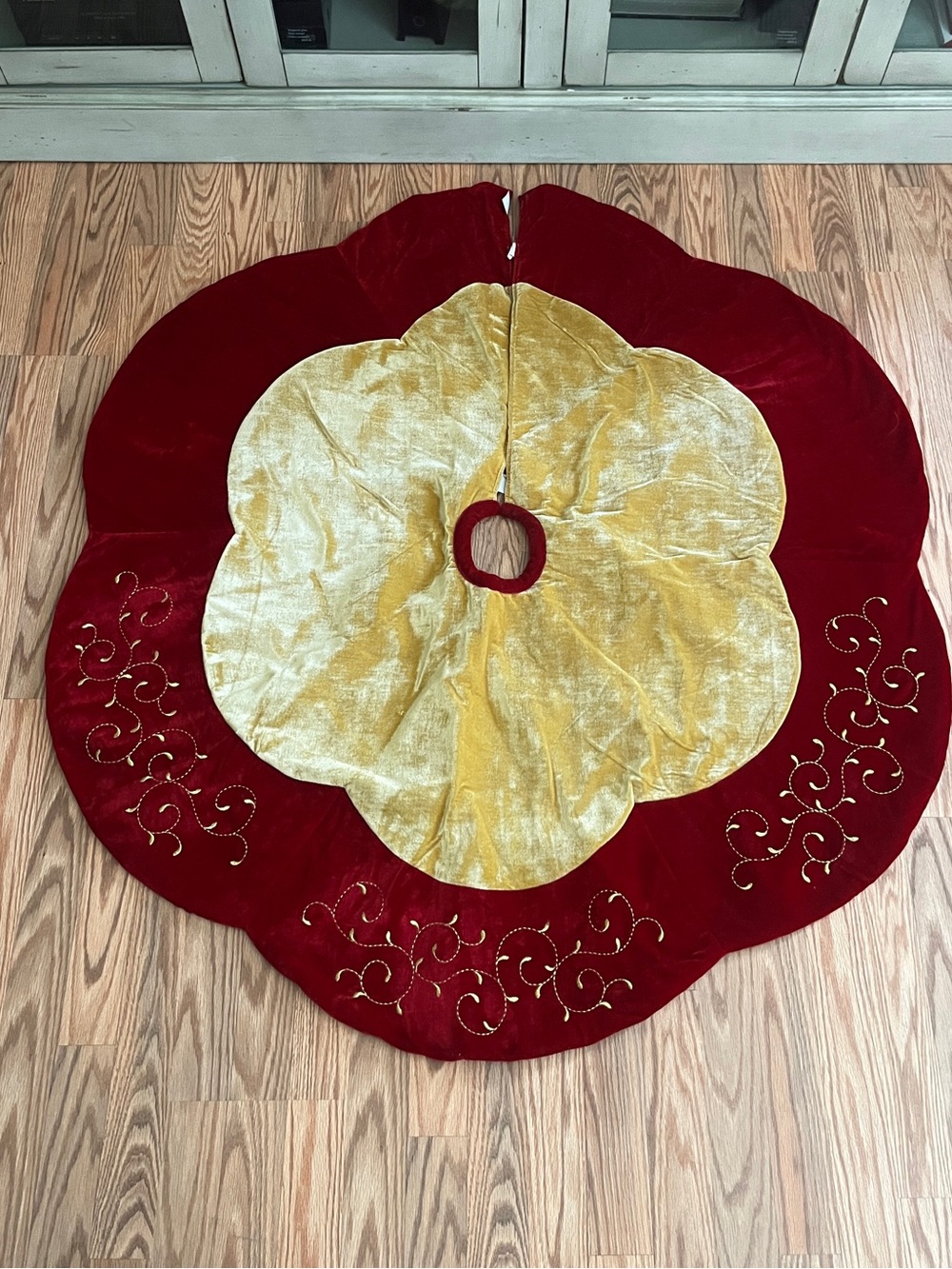 Burgundy & Gold Tree Skirt